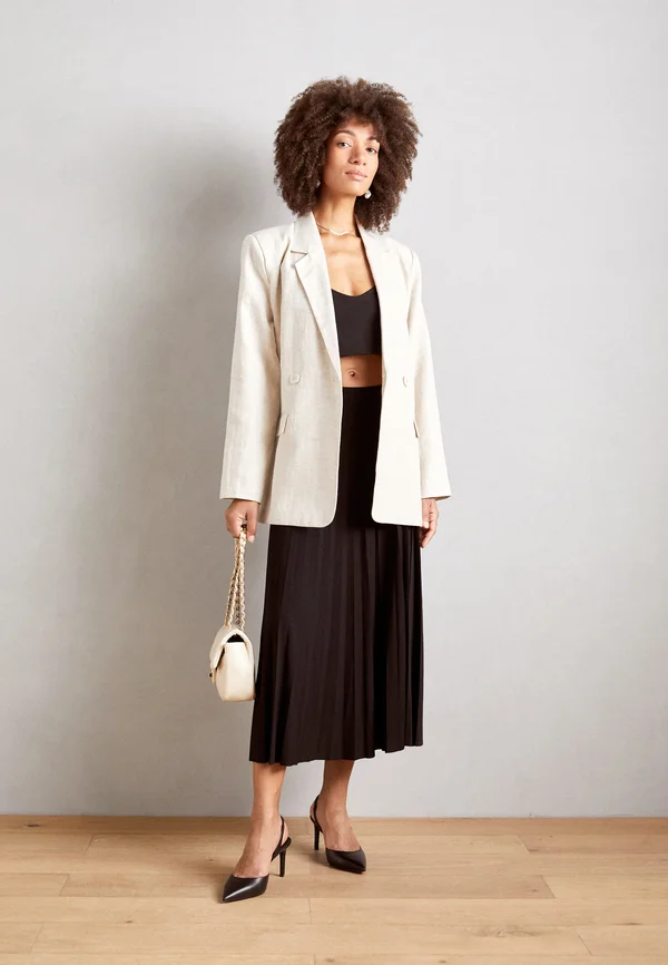 Pleated skirt - black