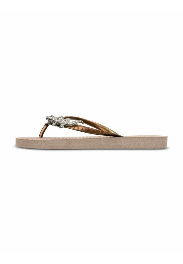 Pool slides - sand