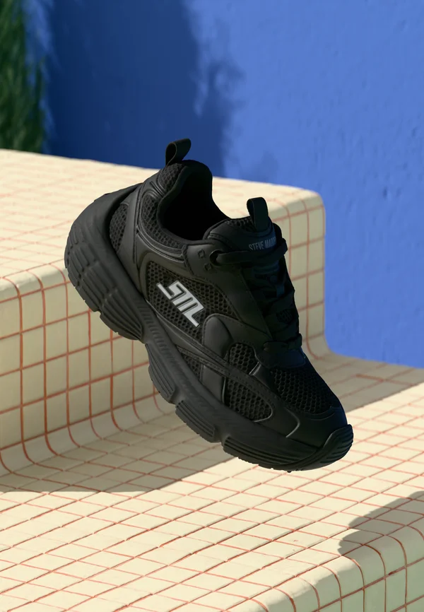 POWER 1 - Trainers - black