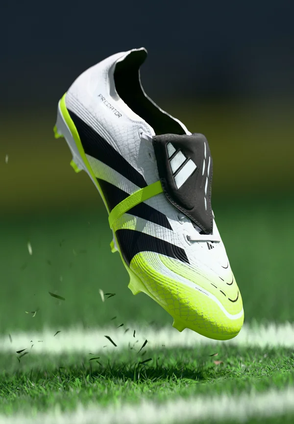 PREDATOR LEAGUE FOLD-OVER TONGUE FIRM GROUND/MULTI GROUND FOOTBALL BOOTS - Firm-ground football boots - footwear white/core black/lucid lemon