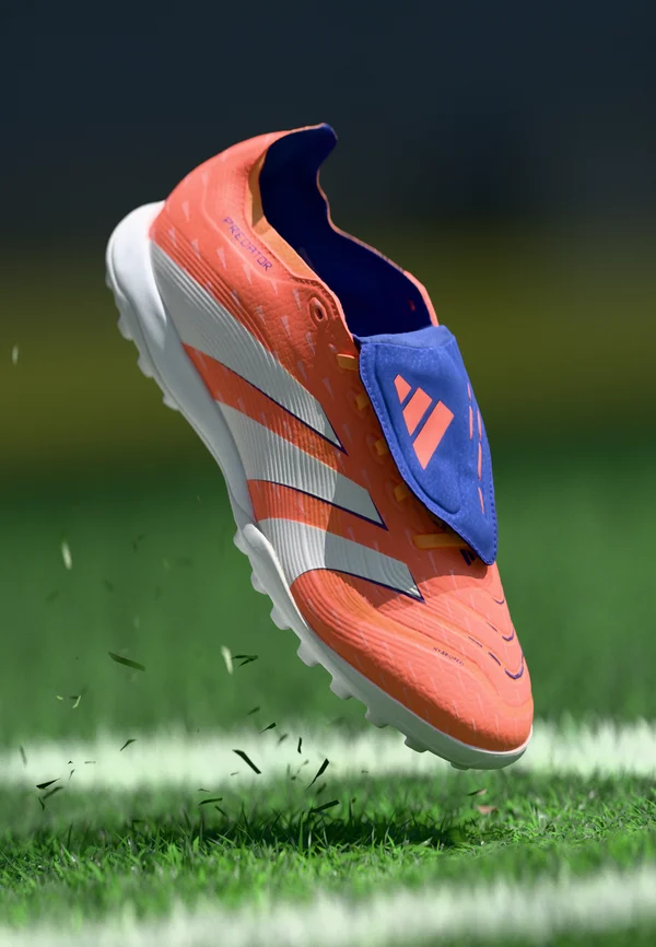 PREDATOR LEAGUE FOLD-OVER TONGUE TURF FOOTBALL BOOTS - Turf football boots - signal coral/footwear white/beam orange