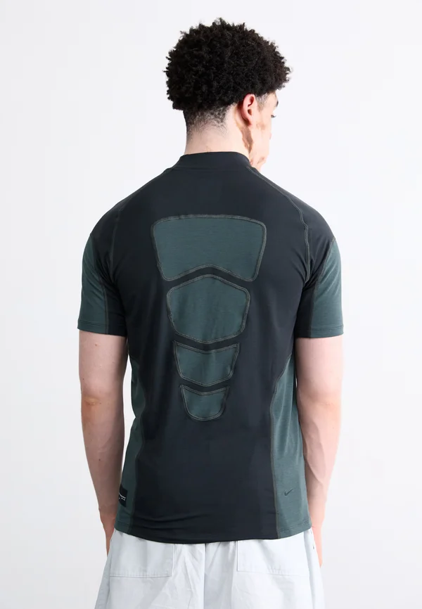 PRO LAYER - Print T-shirt - black/anthracite