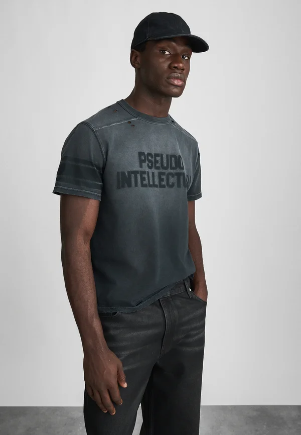 PSEUDO INTELLECTUAL - Print T-shirt - washed black