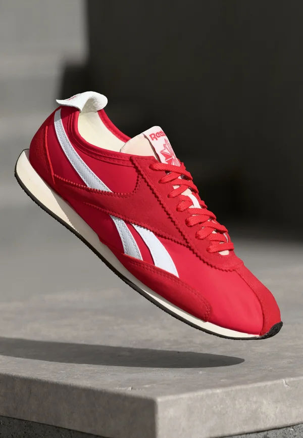 R400 UNISEX - Trainers - vector red/white