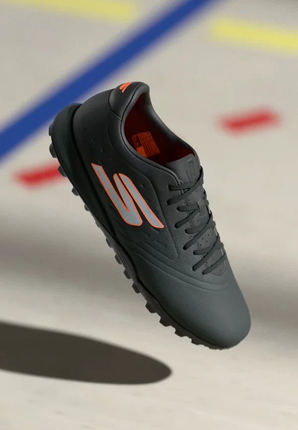 RAZOR 1.5 ACADEMY TF - Turf football boots - black/orange