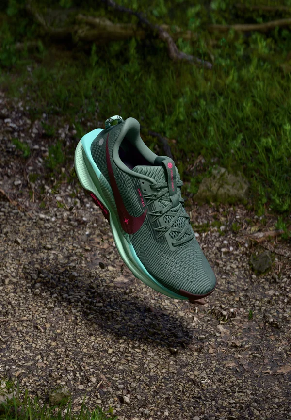 REACTX PEGASUS 5 - Trail running shoes - clay green/mint foam/bleached turquoise/seaweed/burgundy crush/hyper pink