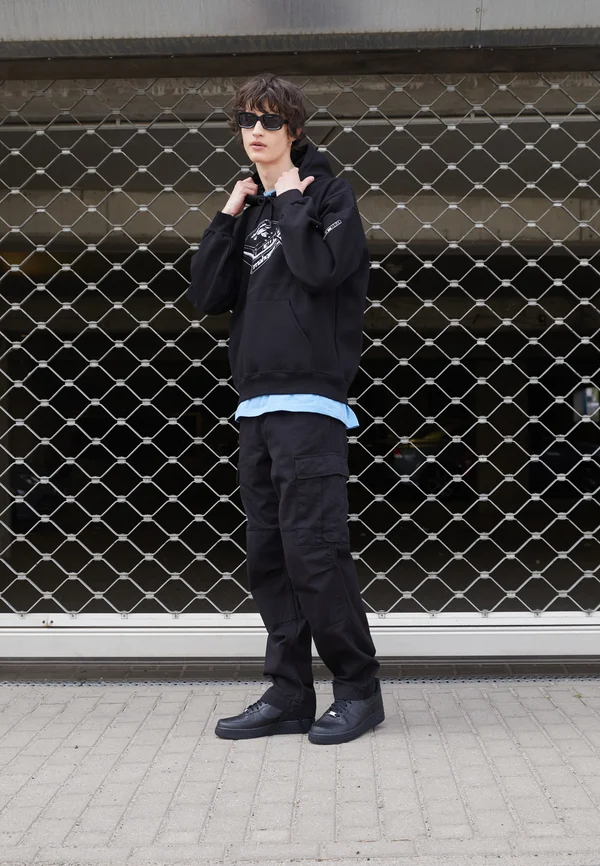REGULAR CARGO PANT MORAGA - Cargo trousers - black garment