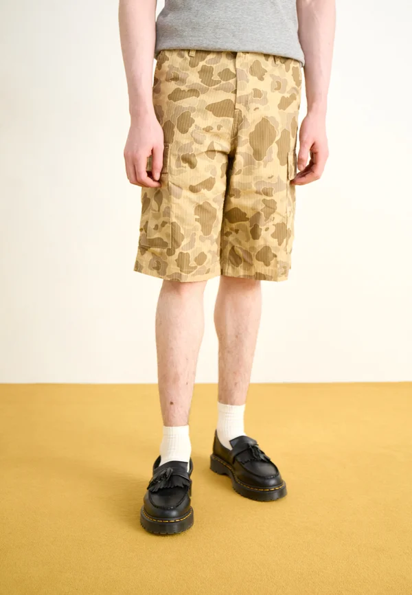 REGULAR CARGO - Shorts - duck/desert