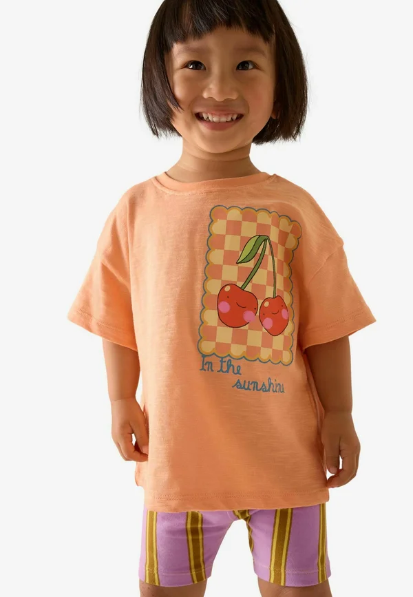 REGULAR FIT-AND SET - Shorts - coral pink cherry