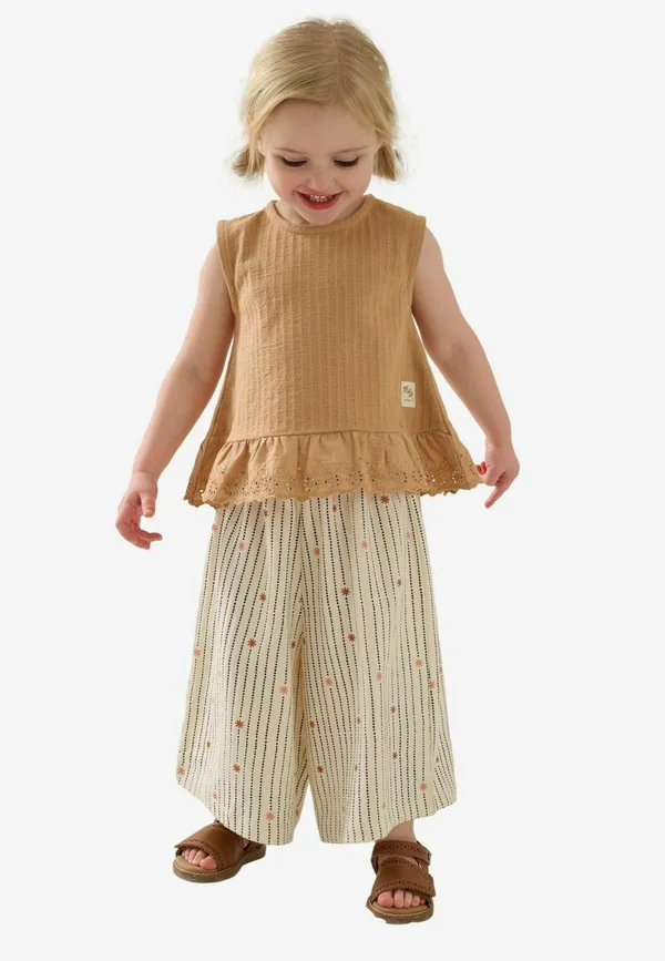 REGULAR FIT AND WIDE SET  - Trousers - neutral tan