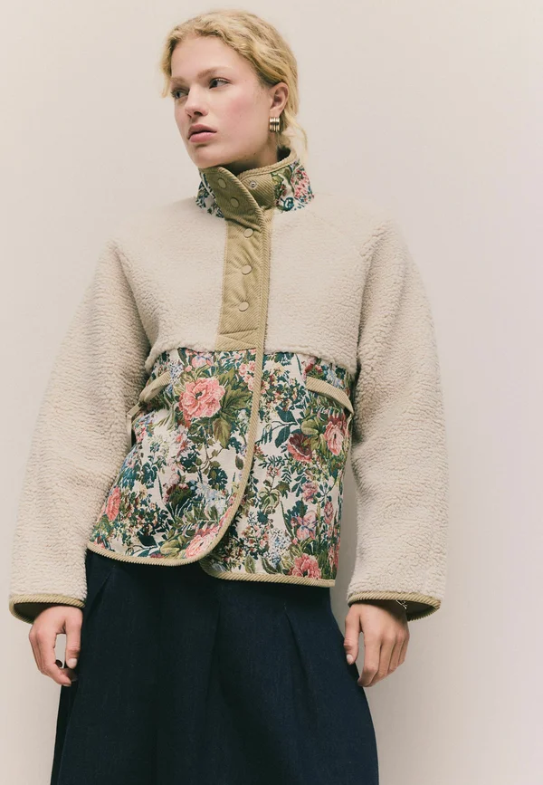 REGULAR FIT - Fleece jacket - ecru pink floral print