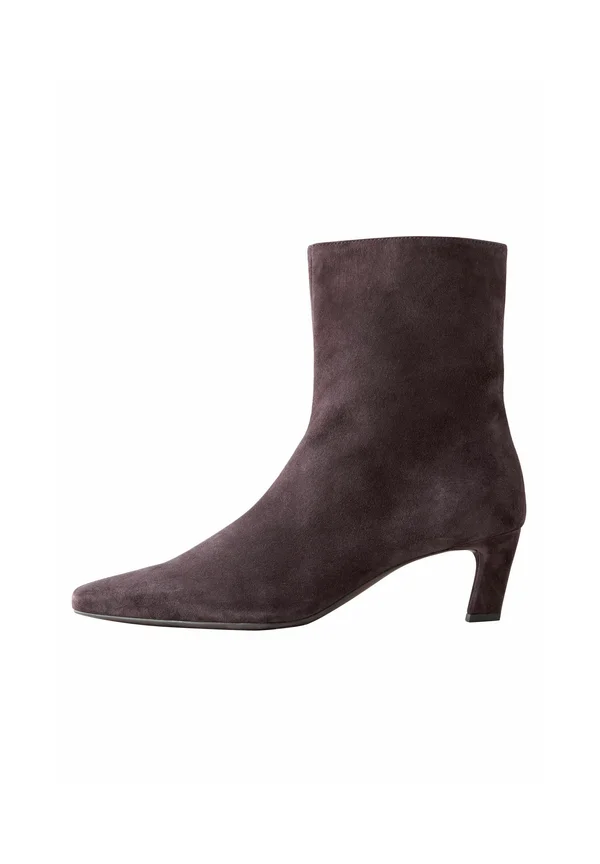 REGULAR FIT - FOREVER COMFORT CHISEL TOE  - Classic ankle boots - chocolate brown suede