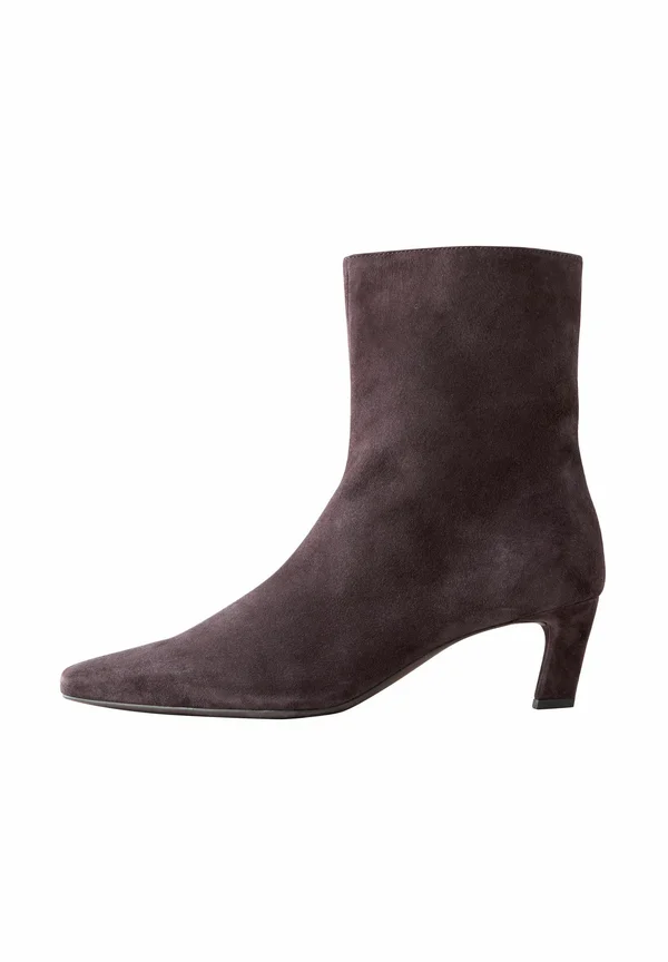 REGULAR FIT - FOREVER COMFORT CHISEL TOE  - Classic ankle boots - new chocolate brown suede