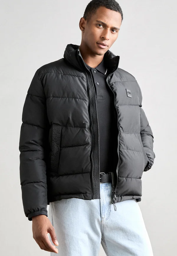 REGULAR FIT IN TECHNO WITH ECOPADDING DUPONT SORONA WITH METAL LOGO ON RUBBER PATCH - Winter jacket - black