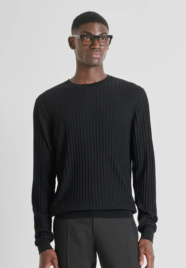 REGULAR FIT - Jumper - black