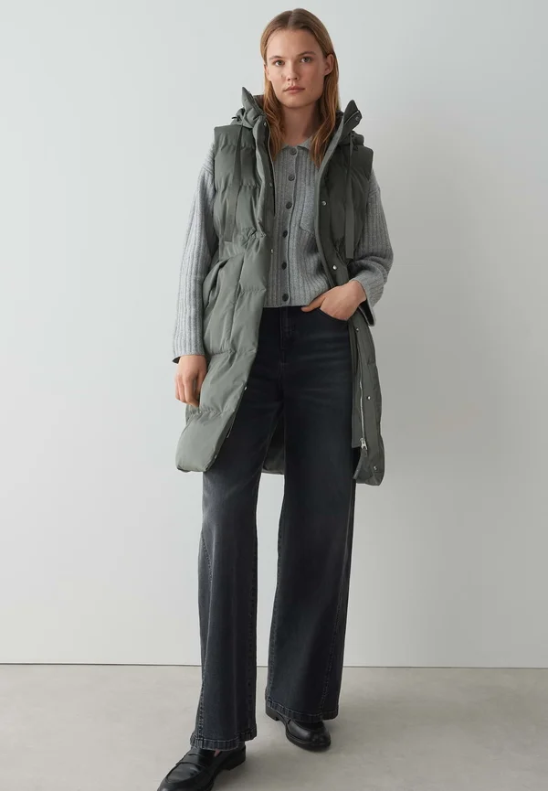 REGULAR FIT QUILTED - Waistcoat - dark sage