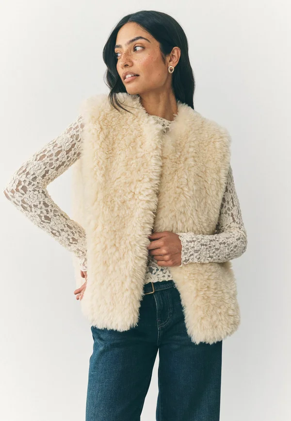 REGULAR FIT  - Waistcoat - cream