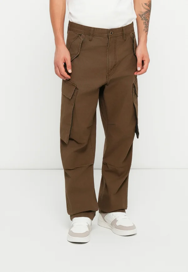 REGULAR STRAIGHT  - Cargo trousers - desert palm