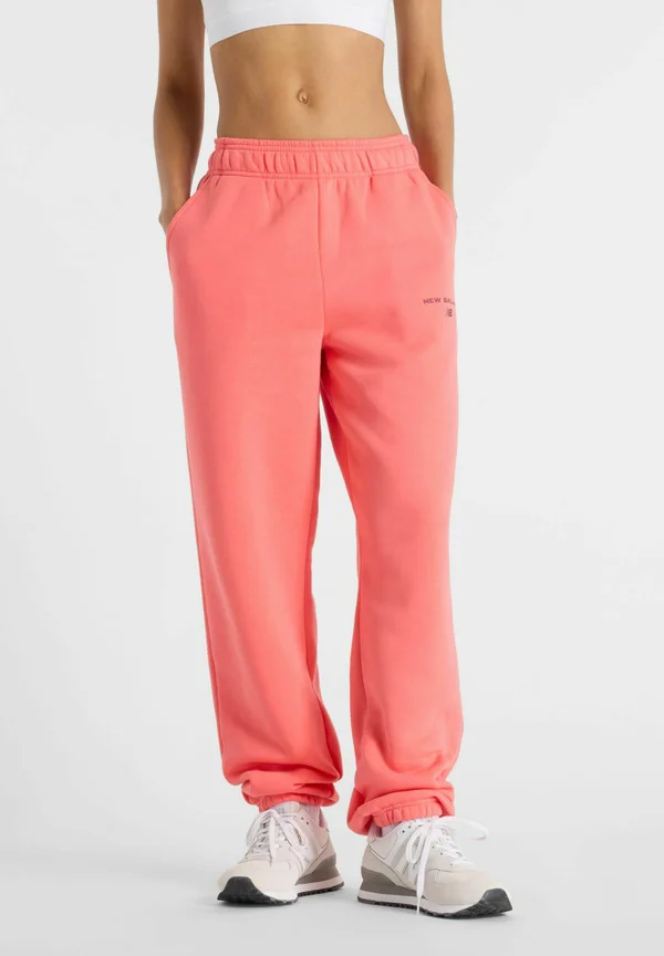 REIMAGINED JOGGER - Tracksuit bottoms - red