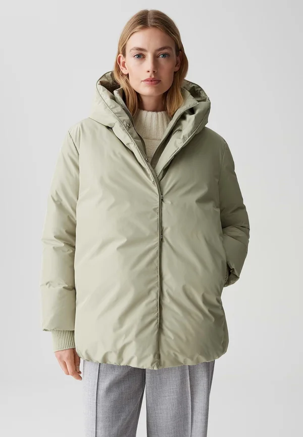 RELAXED FIT OVAL CUT - Winter coat - soft matcha