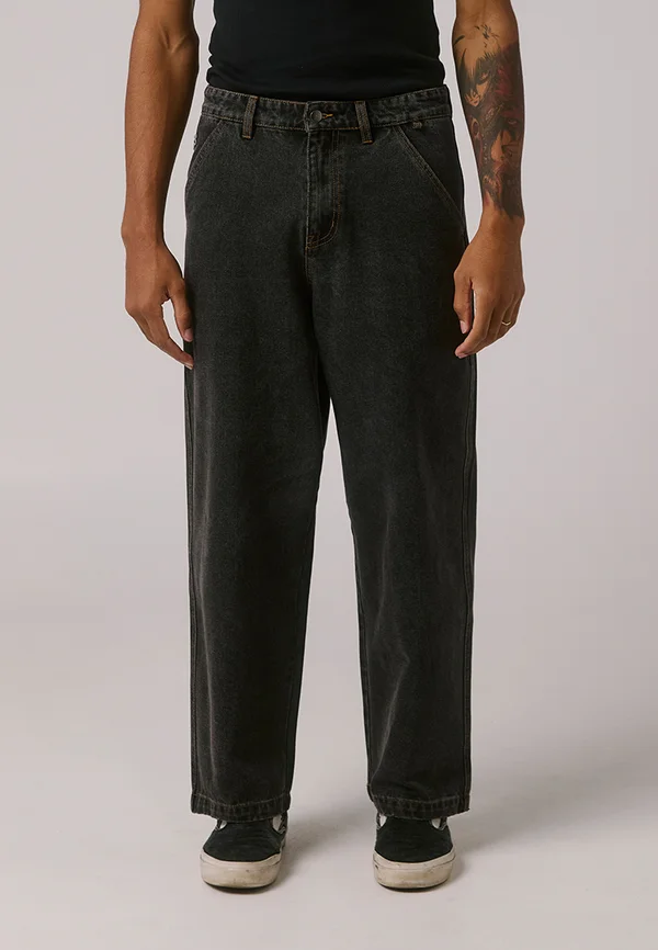 REYNOLDS PANT - Straight leg jeans - washed black