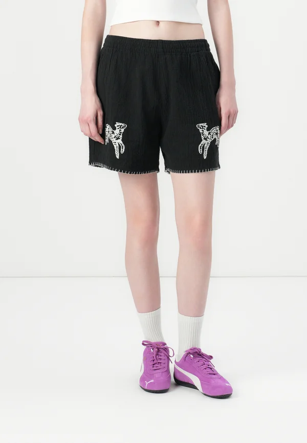 RITUAL SHORT - Shorts - digital black