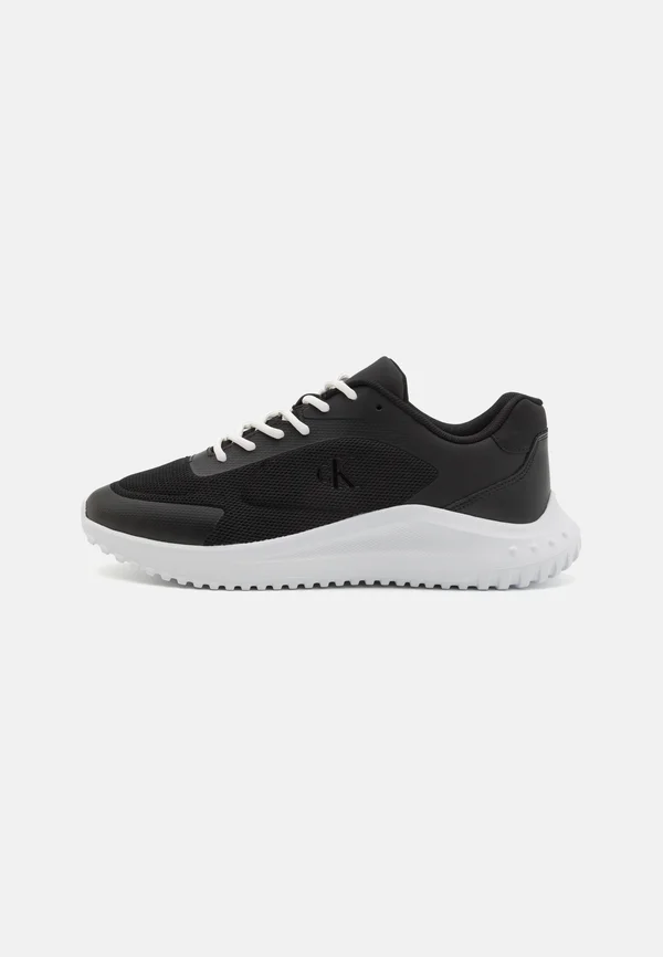 RUNNER - Trainers - black/bright white