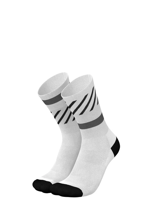 RUNNING DISRUPTS - Sports socks - weiß