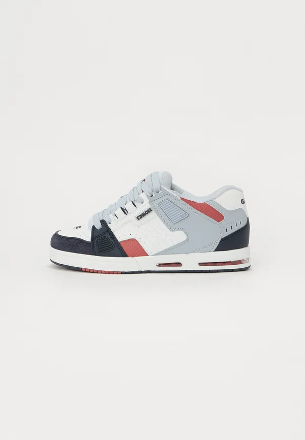 SABRE - Skate shoes - navy/red