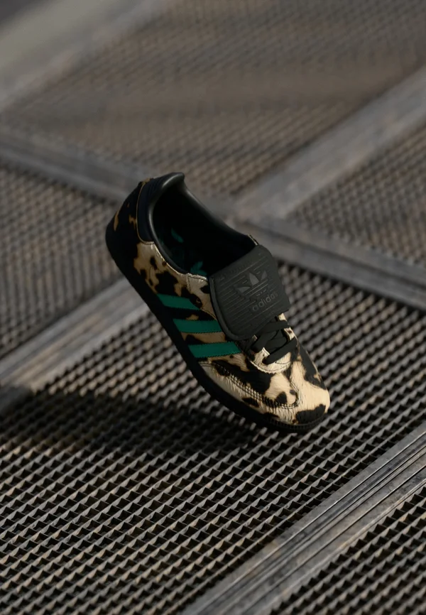 SAMBA LT  - Trainers - core black/lucid blue/gold metallic