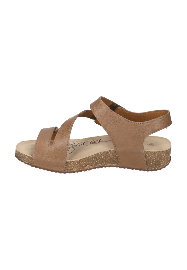 Sandals - creme