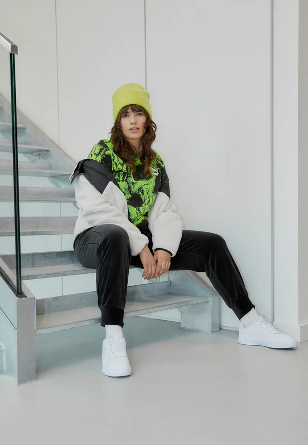 SANTA CRUZ CROP - Print T-shirt - black/neon green