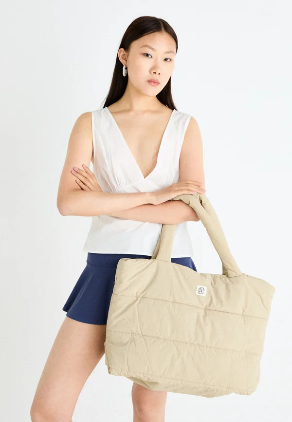 SASJA ICON SHOPPER - Tote bag - trench coat