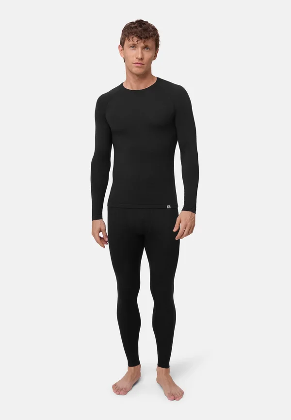 SET  - Base layer - black