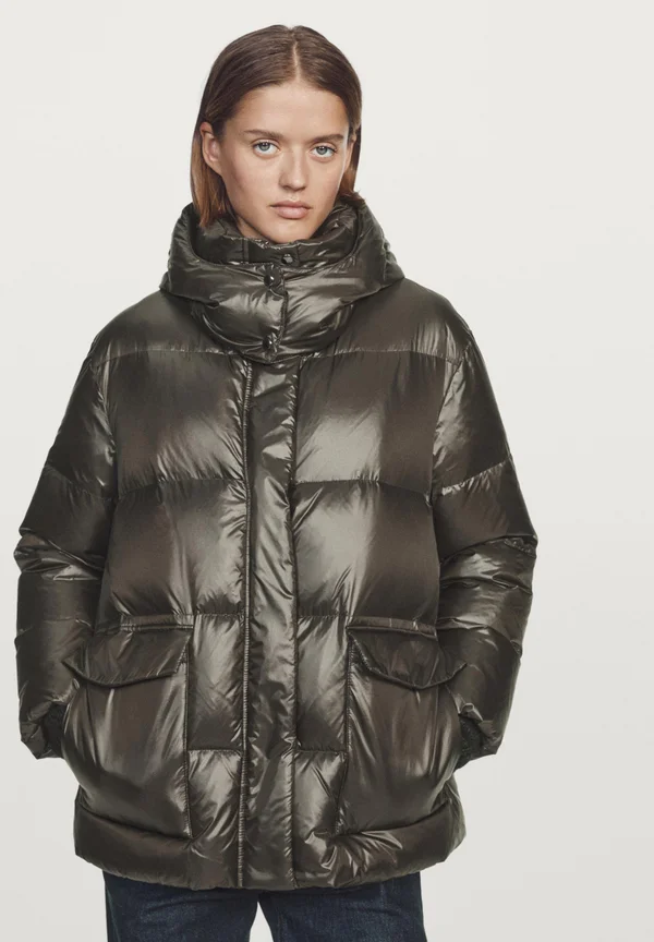 SHORT WATER-REPELLENT PUFFER WITH HOOD - Down jacket - mottled green