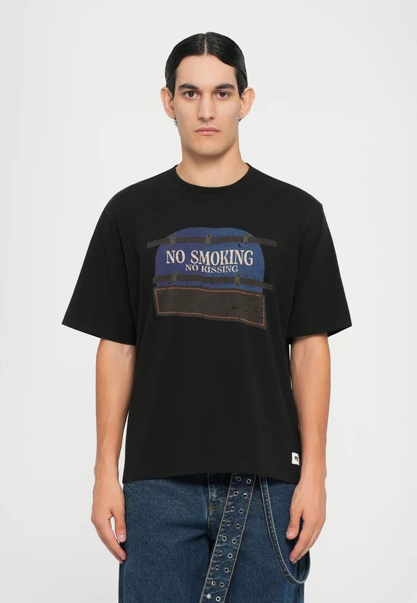 SIGANGE HALF SLEEVES TEE - Print T-shirt - black