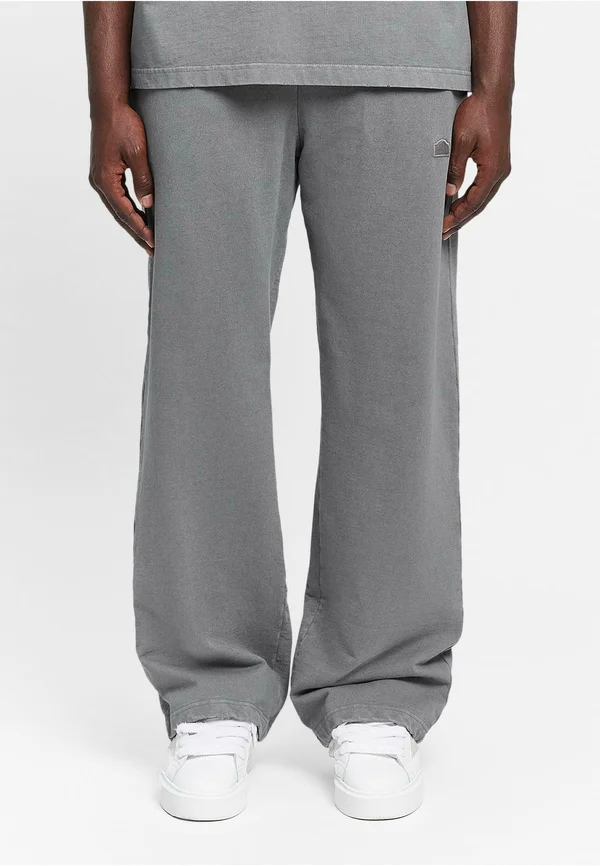 SIGNE - Tracksuit bottoms - washed grey