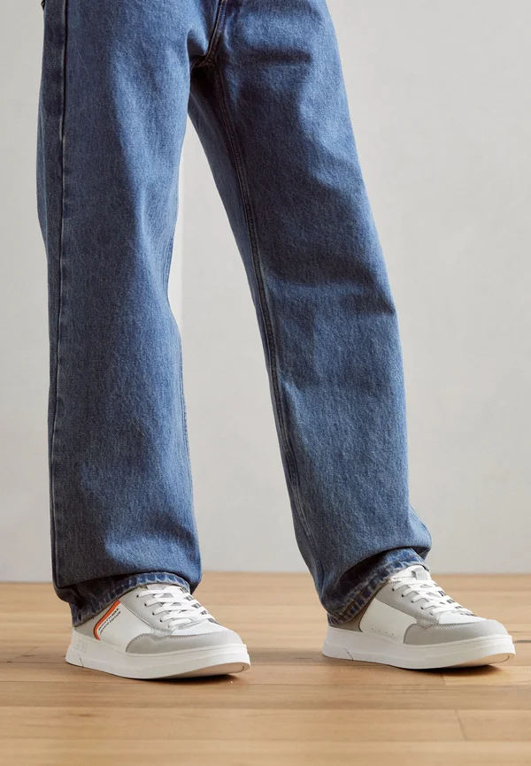Skate shoes - light grey/white