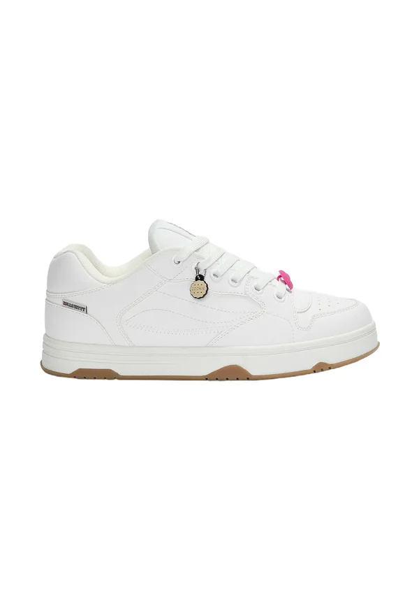 SKATER WITH HELLO KITTY CHARMS - Trainers - white