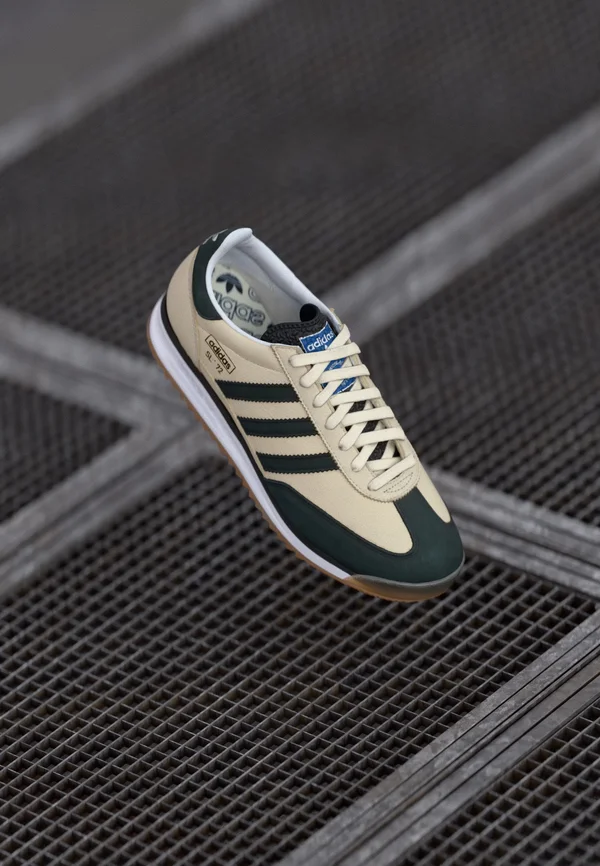 SL 72 RS UNISEX - Trainers - cream white/core black