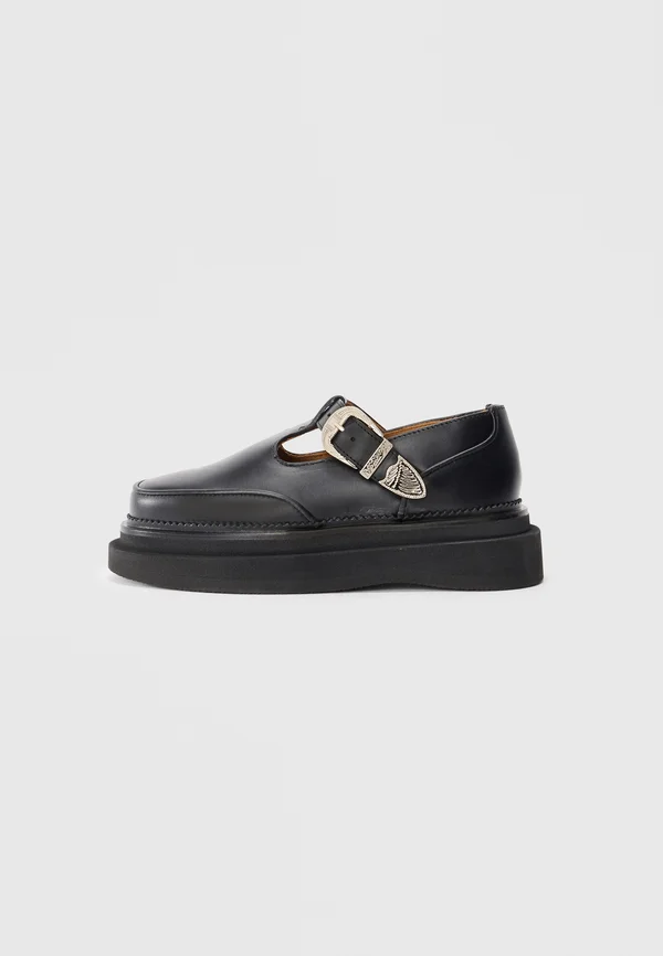 Slip-ons - black