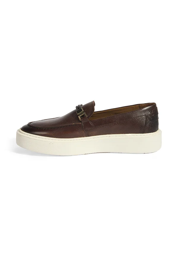 Slip-ons - brown