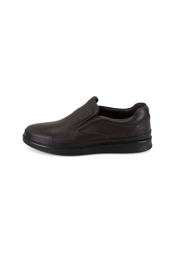 Slip-ons - brown