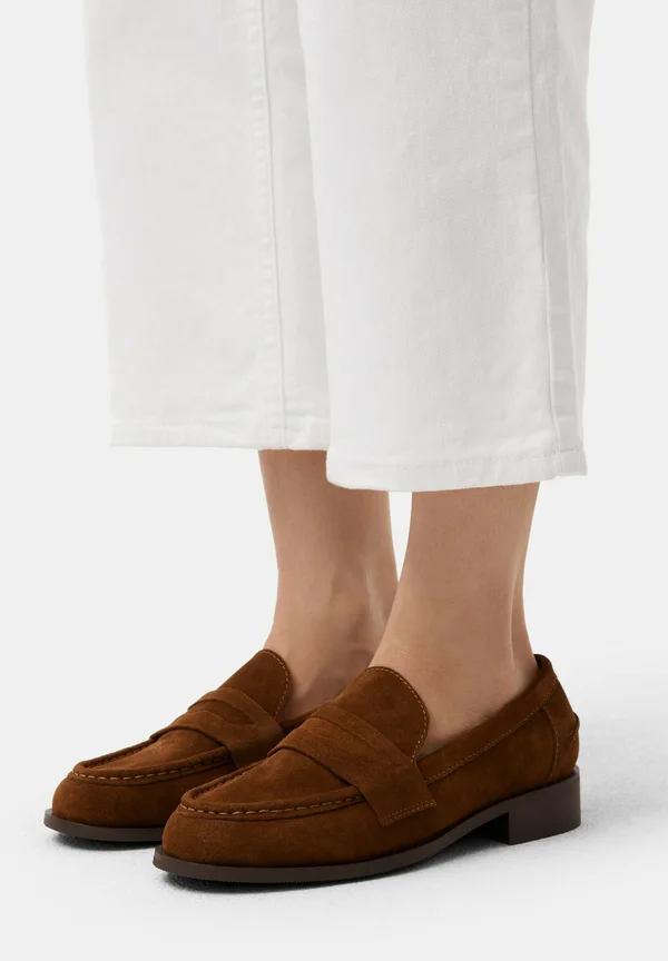 Slip-ons - camel