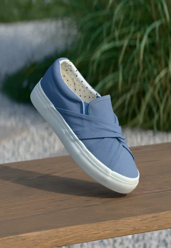 Slip-ons - light blue