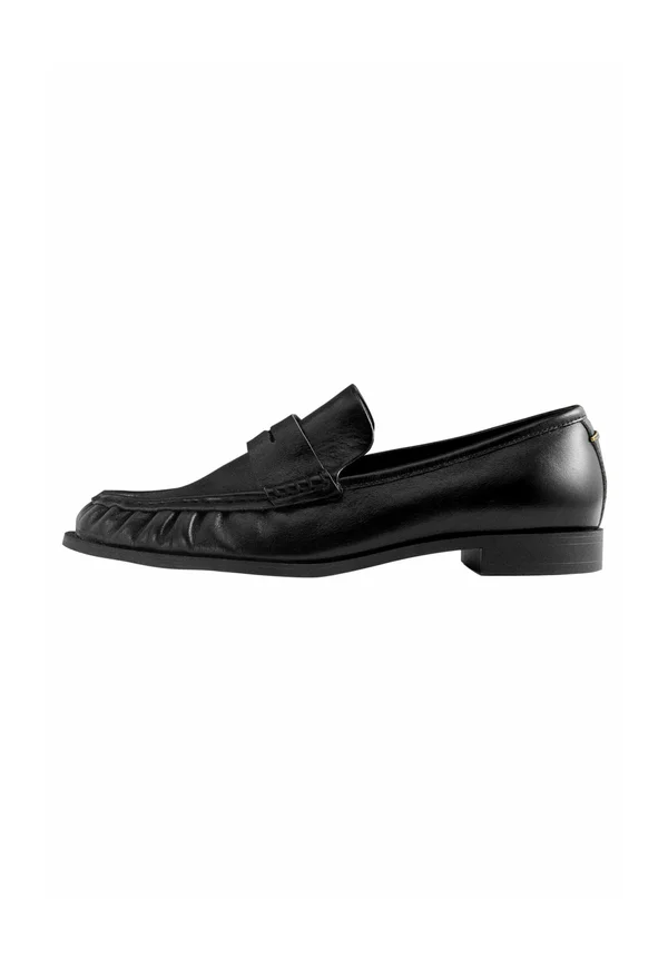 Slip-ons - new black