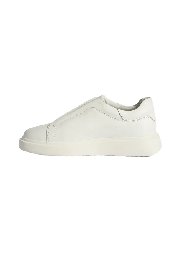 Slip-ons - white