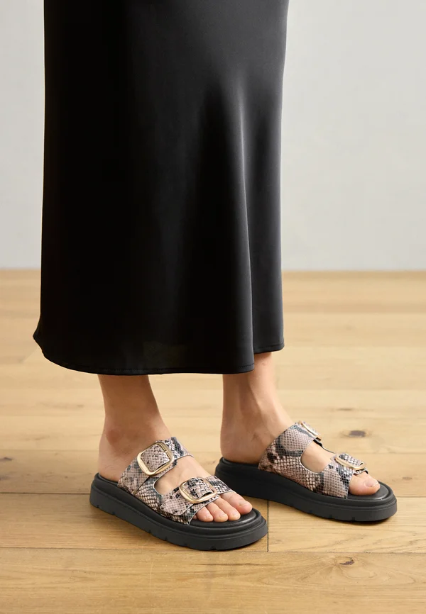 Slippers - beige snake