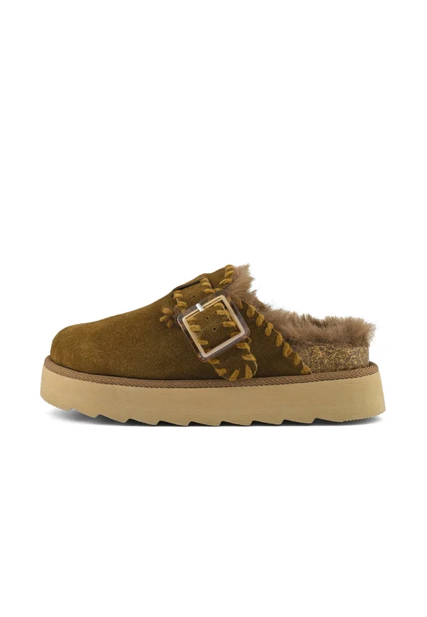 Slippers - cognac color