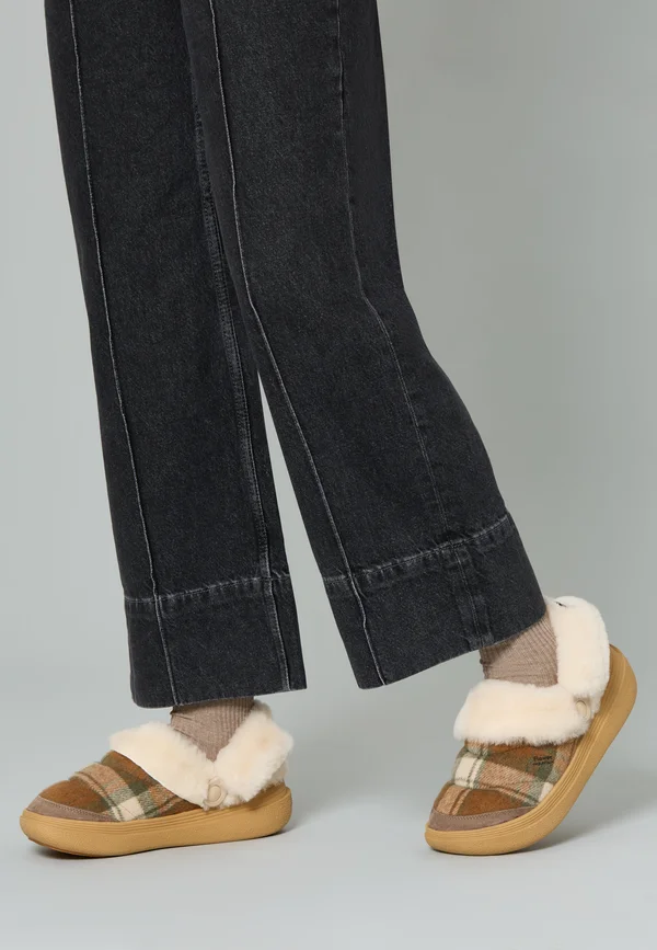 Slippers - hellbraun-